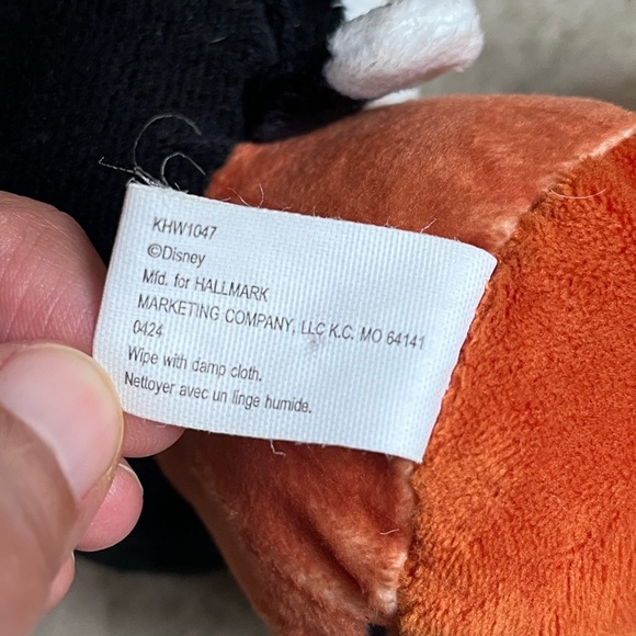 Hallmark Disney Better Together Mickey Mouse - Picture 11 of 13